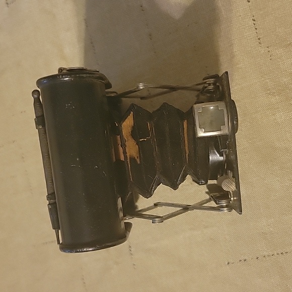Antique Eastman Kodak Camera - Picture 2 of 11